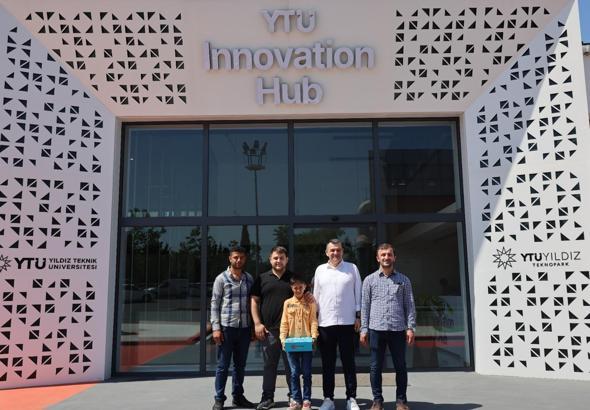 Hakkari'den mühendis olma hayaliyle İstanbul'a gelen Aram Kaynak, YTÜ'yü gezdi