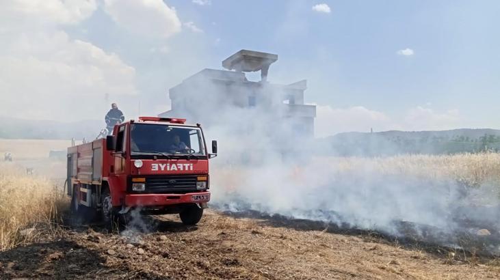 Gaziantep'te 32 dönüm buğday ekili tarla yandı