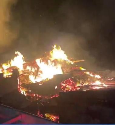 Karabük'te 2 katlı ev yandı