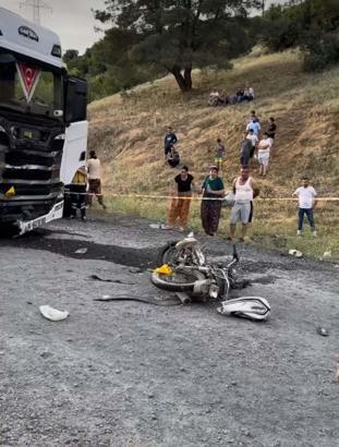 Çanakkale’de TIR ile motosiklet çarpıştı: 2 ölü