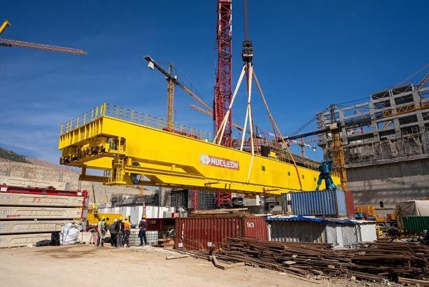 Akkuyu NGS’de ı̇kı̇ gezer köprülü vı̇ncı̇n kurulumu tamamlandı