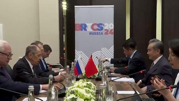 Rusya Dışişleri Bakanı Lavrov, Çinli mevkidaşı Yi ile görüştü
