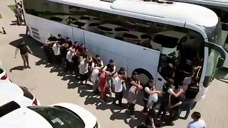 Uyuşturucuyu 'Kübra' ve 'Ice', polisi ise 'Amca' diye şifrelemişler