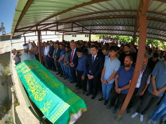 İliç'teki heyelanda ölen işçilerden Hüseyin Kara, son yolculuğuna uğurlandı