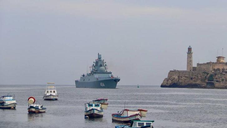 Rus donanmasından savaş gemileri, Küba’nın Havana Limanı’nda