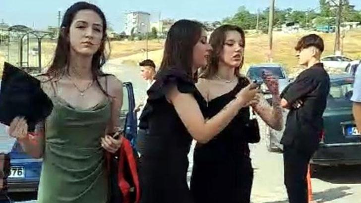 Kocaeli Valiliği’nden, ‘uygunsuz kıyafet’ gerekçesiyle öğrencilerin mezuniyet törenine alınmamasına inceleme