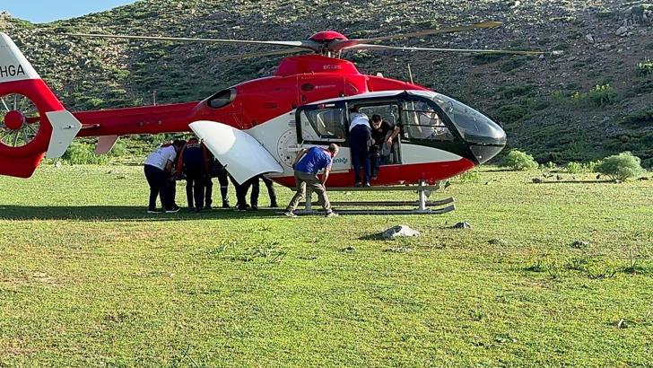 Yaylada attan düşen kadın için seferberlik; helikopter ile alındı