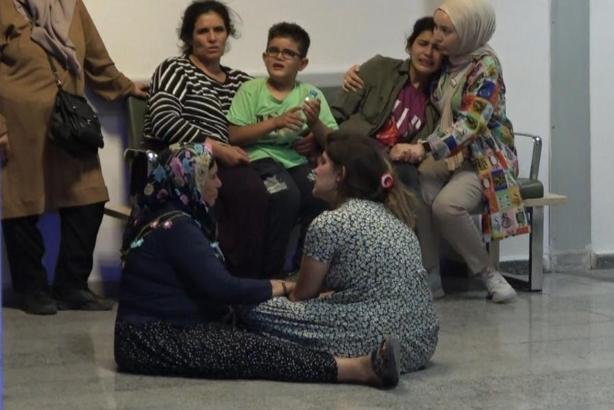 Otobüsten inen ablasına karşılamak isterken, otomobilin çarptığı Emirhan öldü