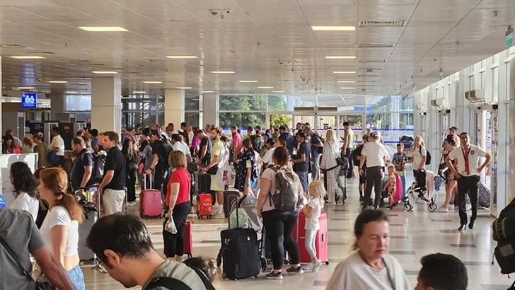 Antalya Havalimanı’nda arife rekoru
