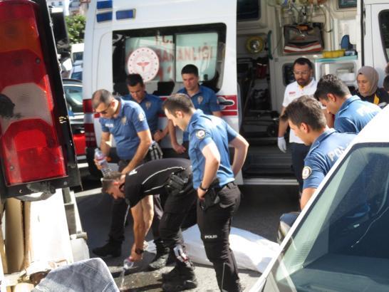 İstanbul - Ataşehir'de çöp kamyonunun çarptığı yaşlı kadın hayatını kaybetti