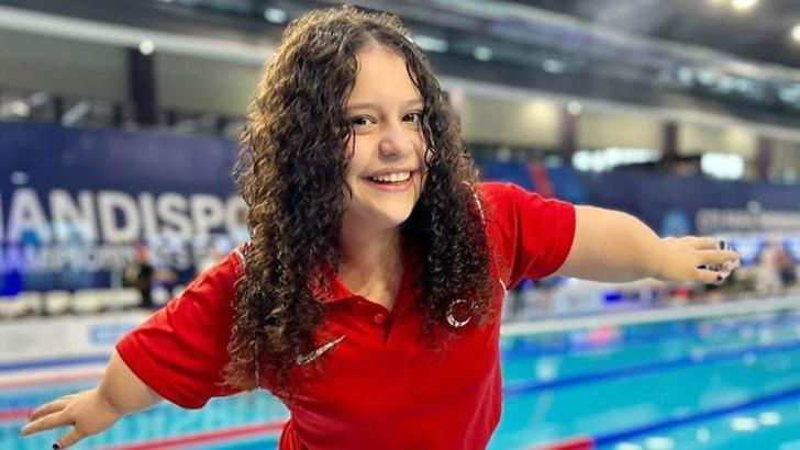 Para milli yüzücüler Elif İldem ile Meryem Nur Tunuğ, Paris 2024'e kota aldı
