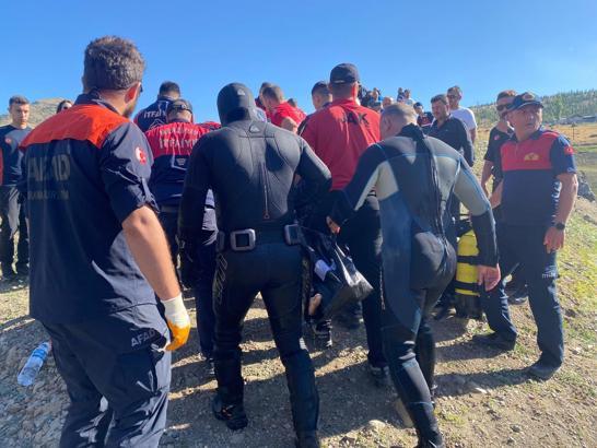 Girdiği baraj gölünde boğuldu