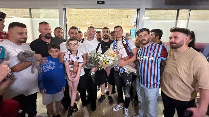 Trabzonspor’un yeni transferleri John Lundstram ve Borna Barisic, Trabzon’a geldi