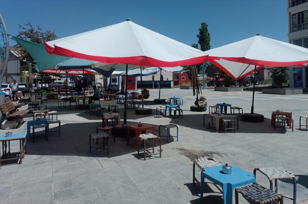 Kavgada başına sandalye ile vurulan 3 çocuk babası kurtarılamadı