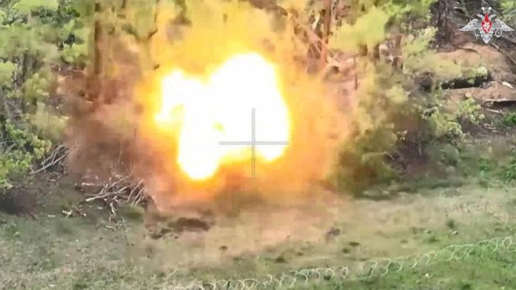 Rusya, Donetsk bölgesinde Ukrayna mevzilerini vurdu