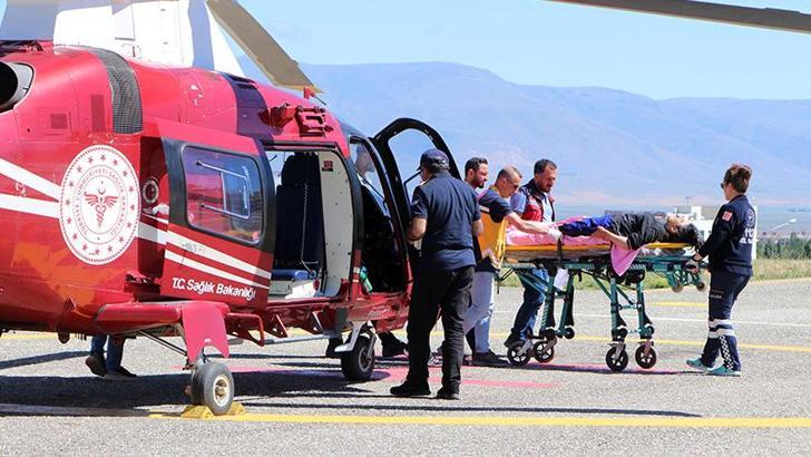 Evlerinin bahçesinde otururken silahlı saldırıya uğrayan baba öldü, kızı yaralandı
