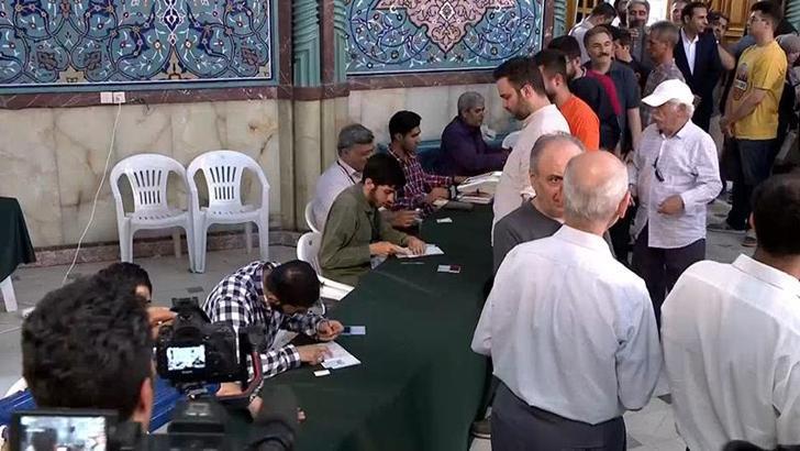 İran’da, 14. dönem cumhurbaşkanlığı seçimleri devam ediyor