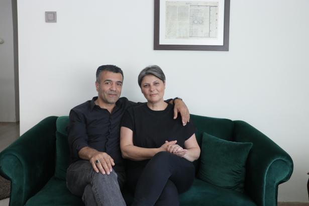 Kızlarının sınıf arkadaşına koruyucu aile oldular