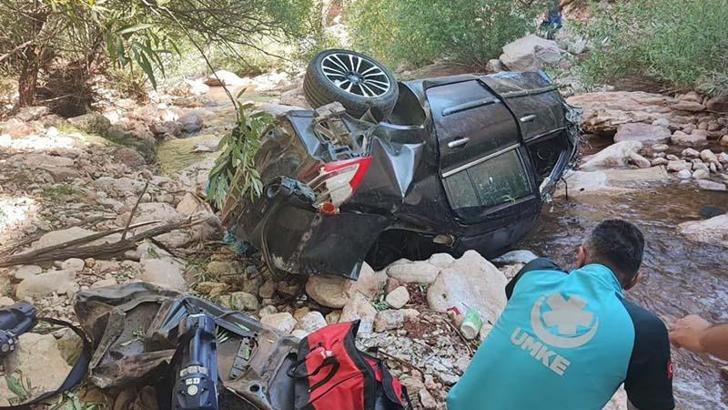 200 metreden dereye uçan otomobilin sürücüsü öldü