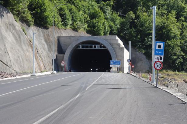 Ordu'da yıldırım düşmesi sonucu 3 tünel karanlıkta kaldı
