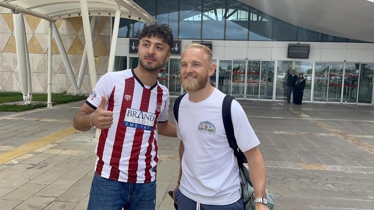Sivasspor’un prensip anlaşmasına vardığı Alex Pritchard Sivas’a geldi