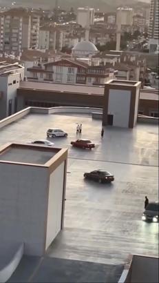 Hastane otoparkında drift atan 2 sürücüye 96 bin lira ceza