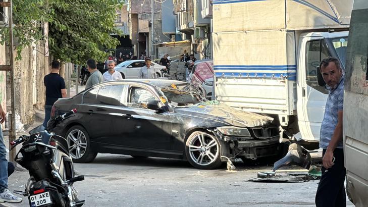 Motosikletle takip ettikleri sürücüyü, tabancayla başından vurdular