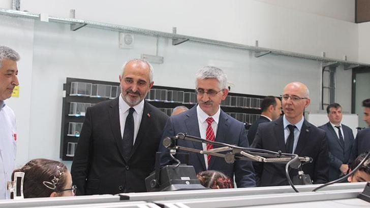 Ortaokul öğrencilerine yönelik 'Zanaat Atölyeleri' kursları açıldı