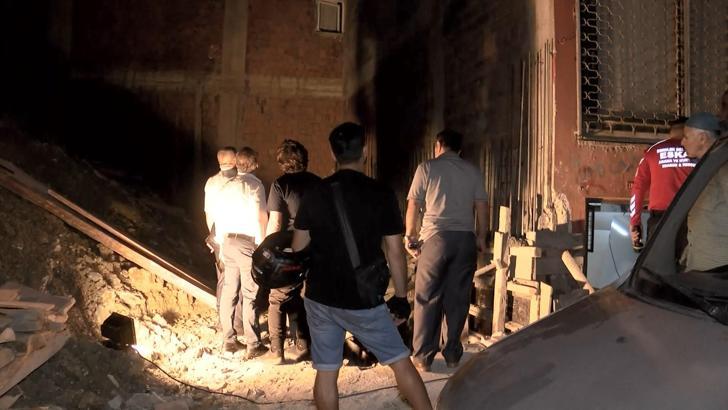 İstanbul- Esenler'de 6 katlı bina oluşan çatlaklar nedeniyle tahliye edildi