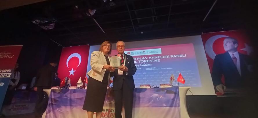 GAZİANTEP Fatma Şahin’e, yılın Fair Play annesi ödülü (VİDEO EKLENDİ)