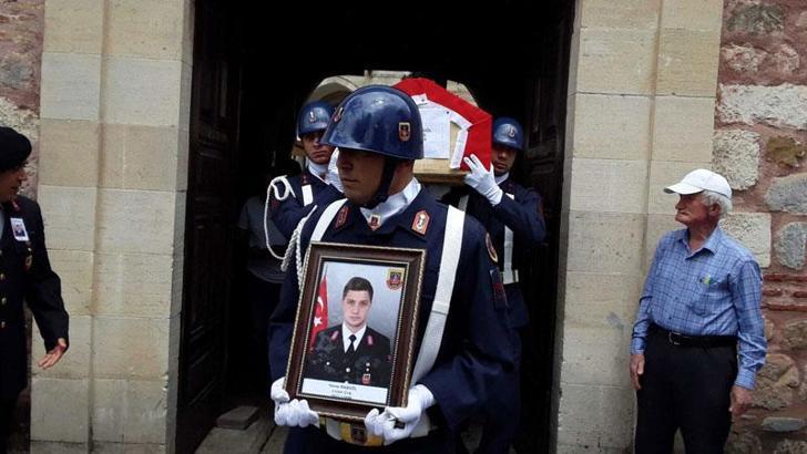Kalp krizinden yaşamını yitiren uzman çavuş, son yolculuğuna uğurlandı