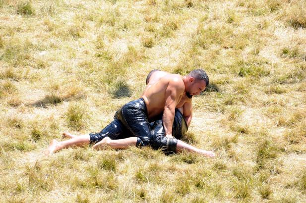 Kırkpınar'da, yarı finale çıkan başpehlivanlar belli oldu