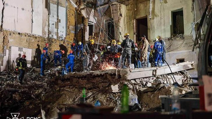 Zelenski: Rusya'nın füze saldırılarında 38 kişi hayatını kaybetti, 190 kişi yaralandı