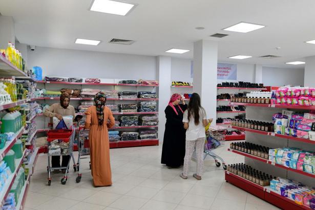 Bornova'da ilk Kent Market kapılarını açtı