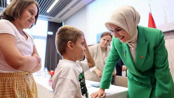 Bakan Göktaş, Senegal'de Türk vatandaşlarıyla bir araya geldi
