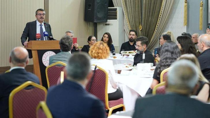 Bakan Tekin, Muharrem Ayı 'On İki İmam Orucu' iftar programına katıldı