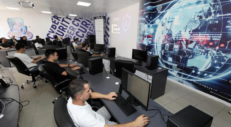 TOGÜ Siber güvenlik ve ağ yönetimi laboratuvarı eğitime açıldı