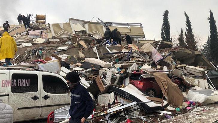 76 kişinin öldüğü binada ailesini kaybeden kadın: Bina değil puzzle yapmışlar