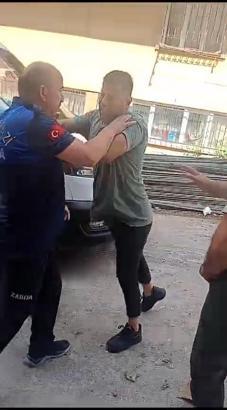 İstanbul - Sultangazi'de ihbara giden zabıta memurlarına saldırdılar