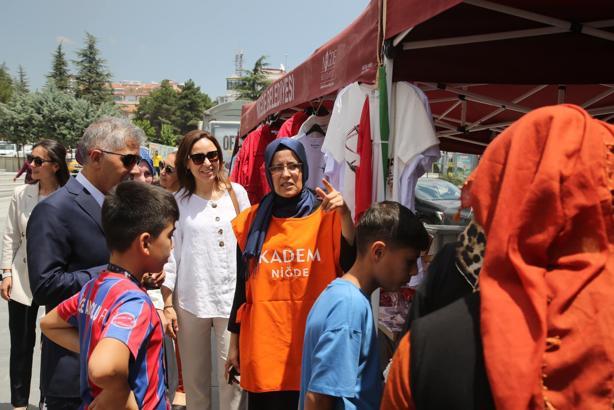 KADEM Gazze’ye Kardeş Payı Hayır Çarşısı açtı