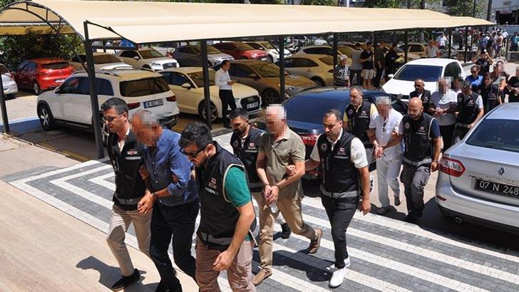 Antalya'da tapu müdürlüğü operasyonunda gözaltına alınan 7 şüpheli adliyede
