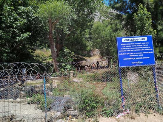 Bakterili kaynak suyunun çevresi kapatıldı, inanmayıp teli kestiler - Antalya Haberleri