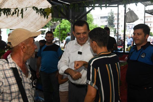 Başkan Özyiğit, semt pazarını gezdi