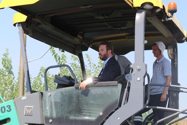 Ceyhan'ın giriş yolu çift şeritli duble yol oluyor