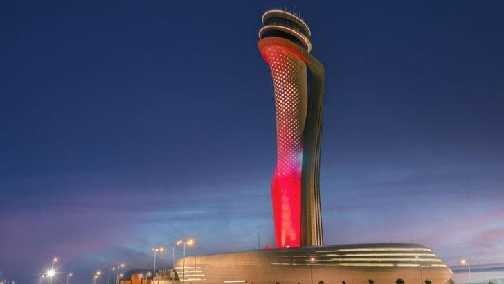 İstanbul Havalimanı Kulesi kırmızı beyaza büründü