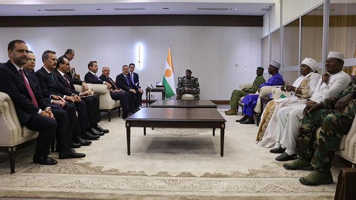 Dışişleri Bakanı Fidan, Nijer Devlet Başkanı Tiani ile görüştü