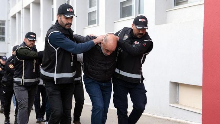 Liderinin 4'er kez ağırlaştırılmış müebbetle yargılandığı 'Deveciler' davasında sanıklara ilk duruşmada tahliye