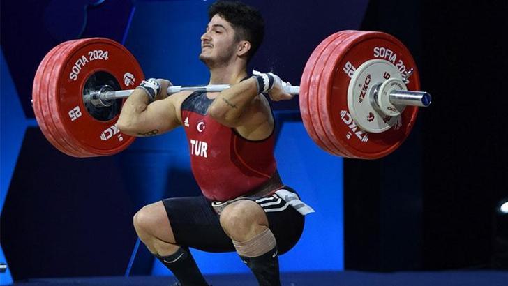 Milli halterci Muhammed Furkan Özbek: Hedef olimpiyatta kürsüye çıkmak