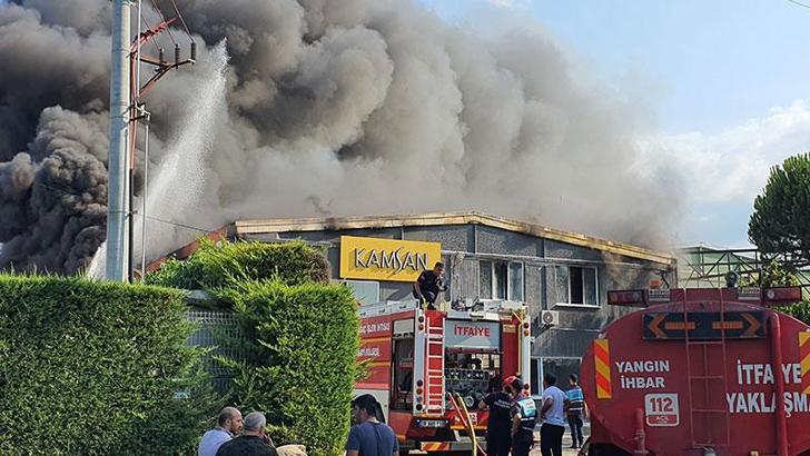 İnegöl’de sandalye fabrikasında yangın
