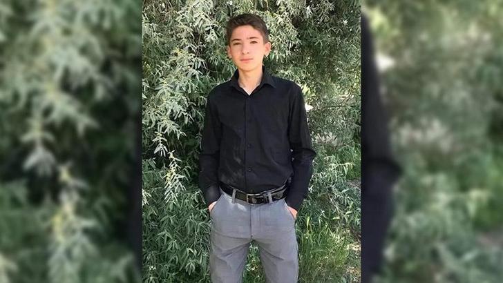 Yem karma makinesi ile traktör arasına sıkışan Fatih, yaşamını yitirdi